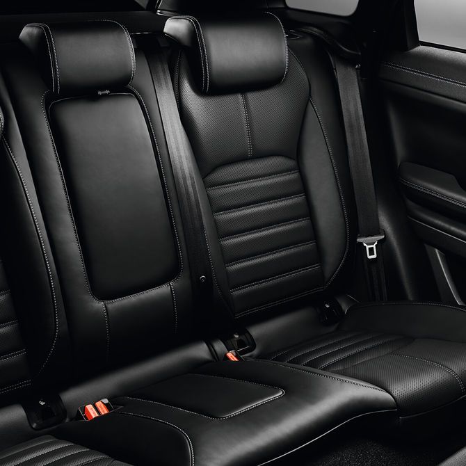 Range Rover Evoque Interior | Peter Vardy Aberdeen